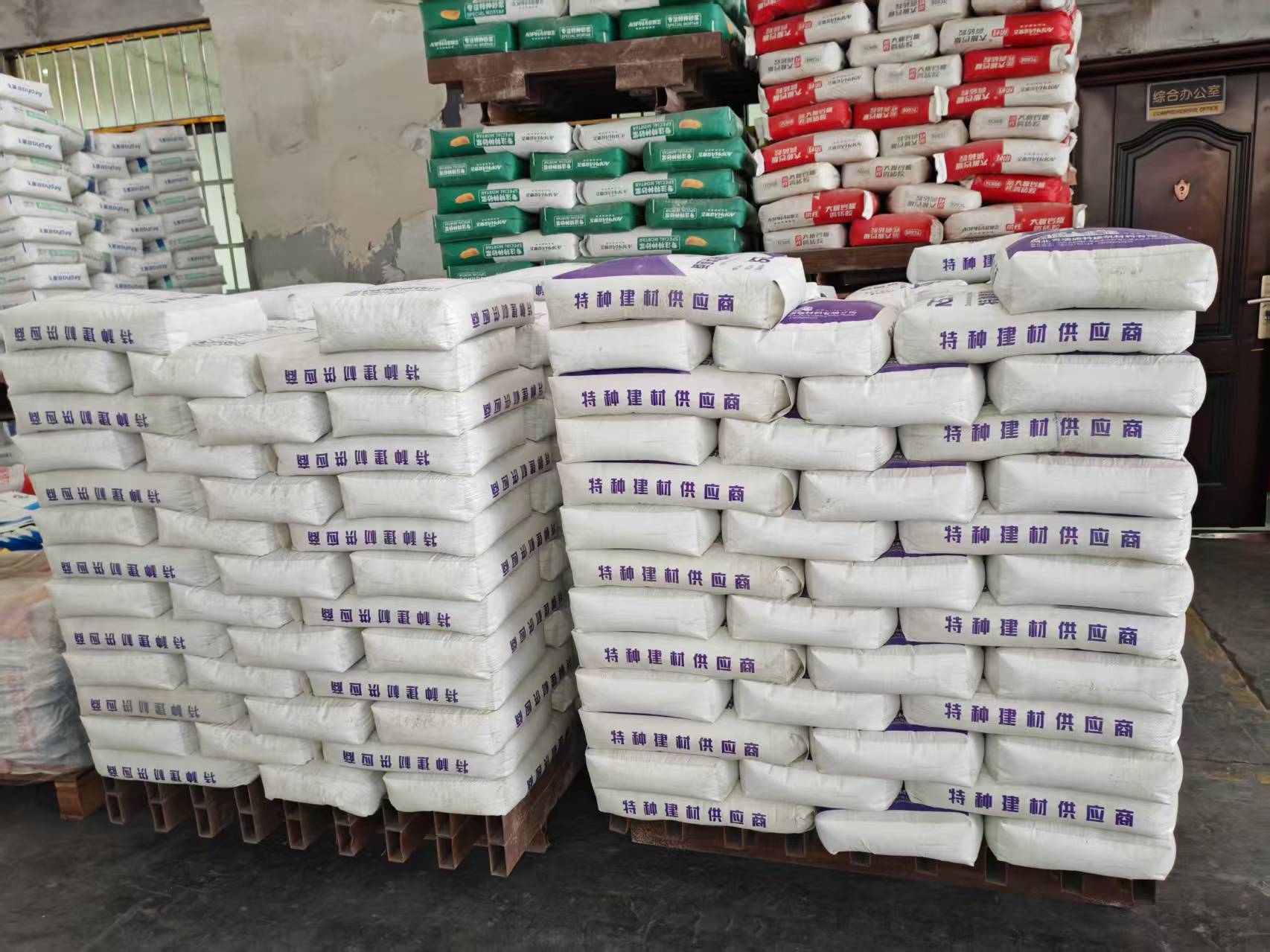 潮南拱顶带模注浆料