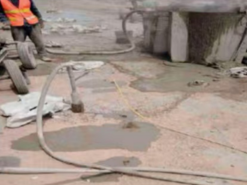 潮南水泥混凝土路面板底注浆技术 路面脱空注浆整治方案